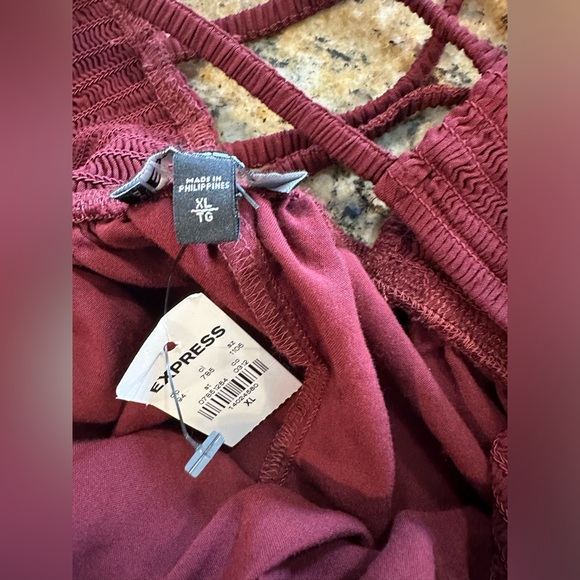 express women’s burgundy strapless smocked jumpsuit size XL new w tags - Picture 4 of 7